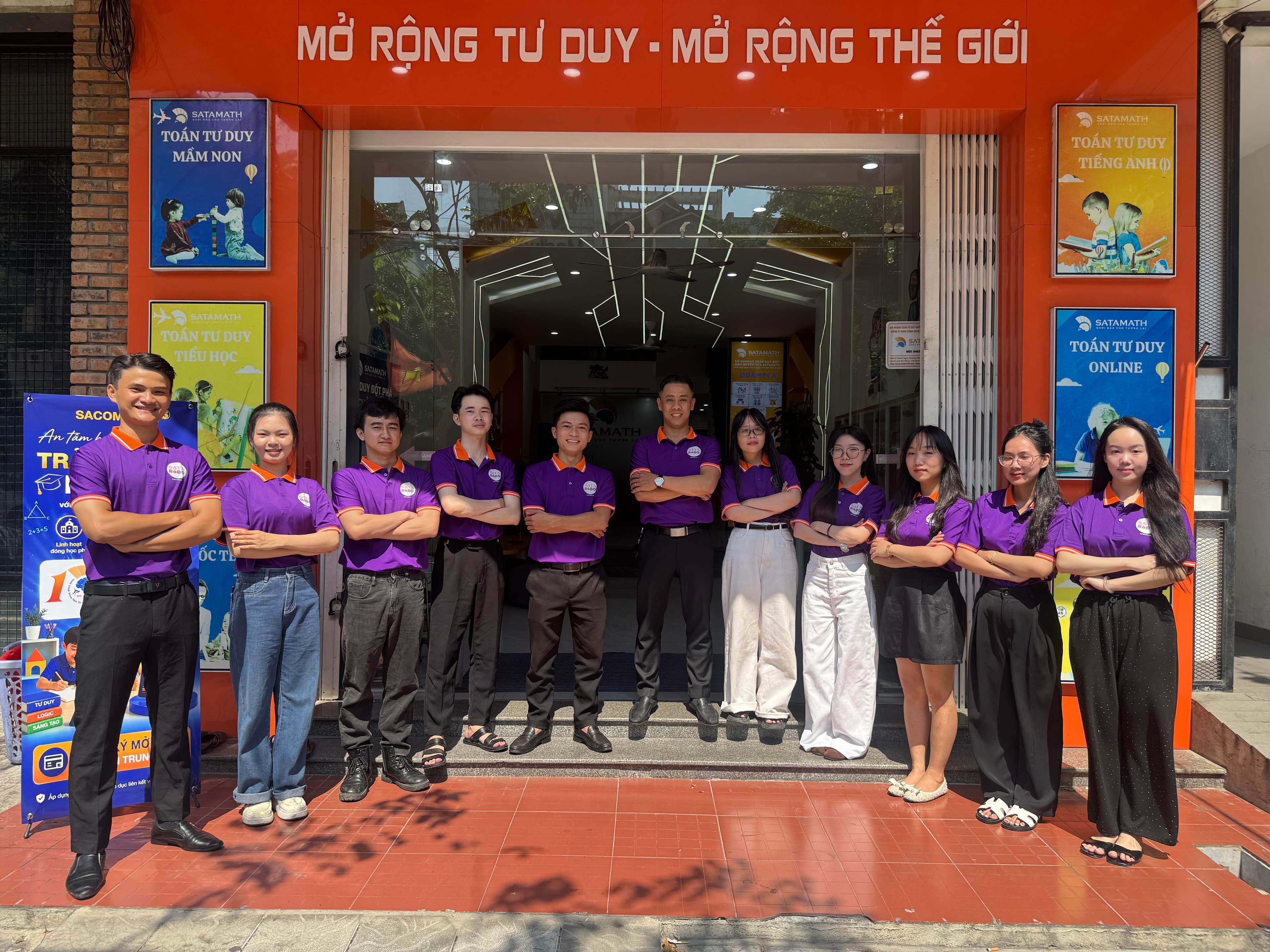Quầy lễ tân văn phòng